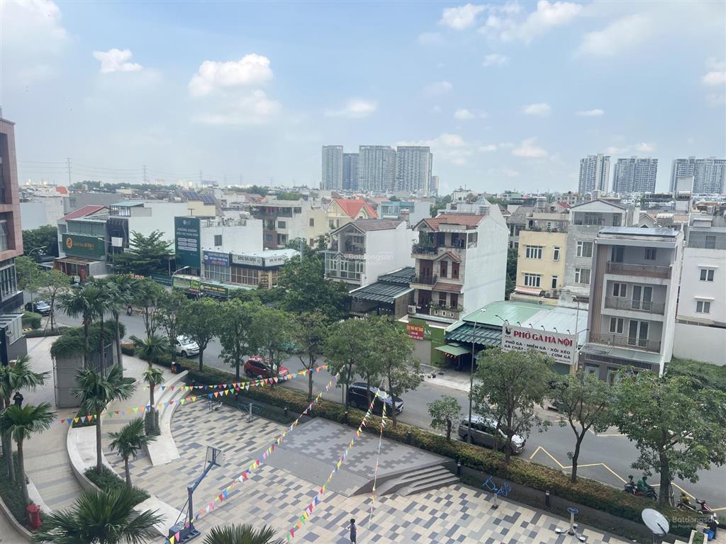 Cho thuê căn hộ văn phòng 35 m2 giá 12 triệu trống sẵn, vào ngay 0909 488 ***
