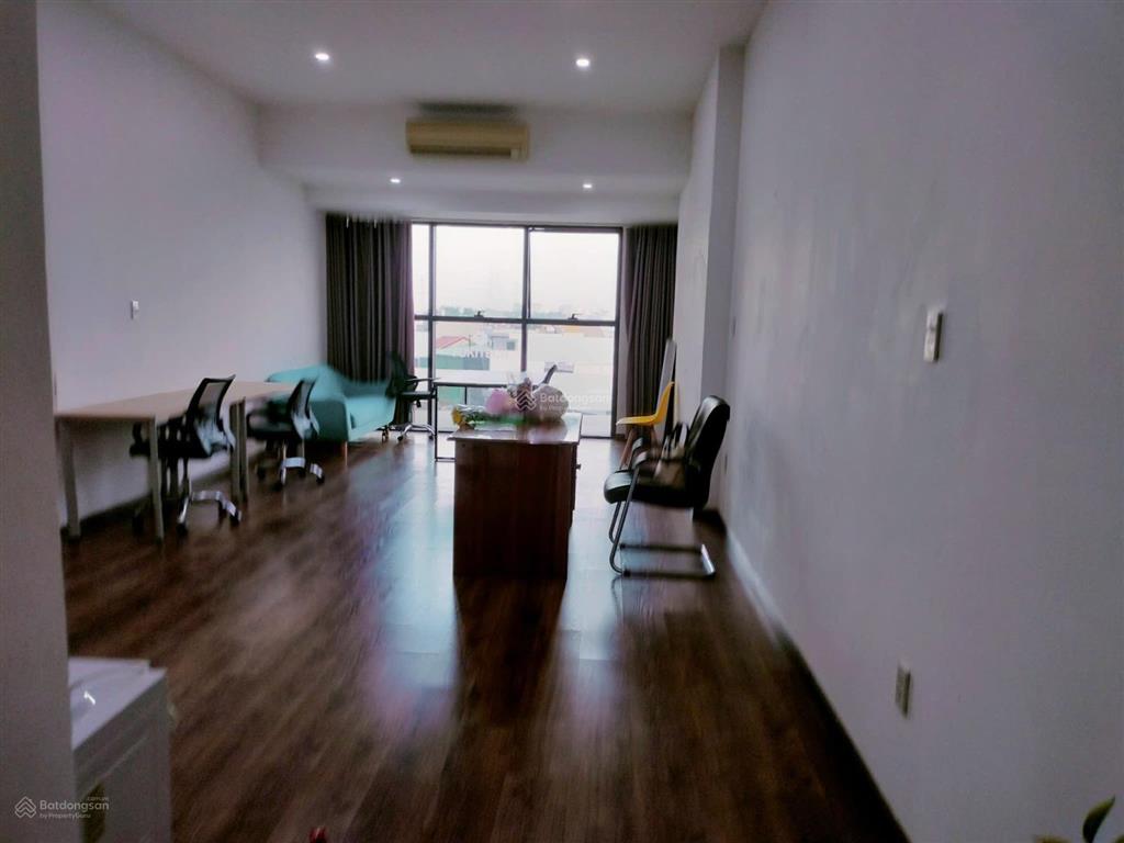 Cho thuê căn hộ văn phòng 35 m2 giá 12 triệu trống sẵn, vào ngay 0909 488 ***