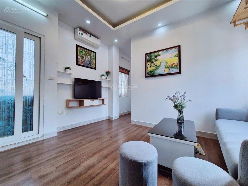 Cho thuê ccmn khương đình dt50m2n1vs giá cho thuê 6 triệu/ tháng