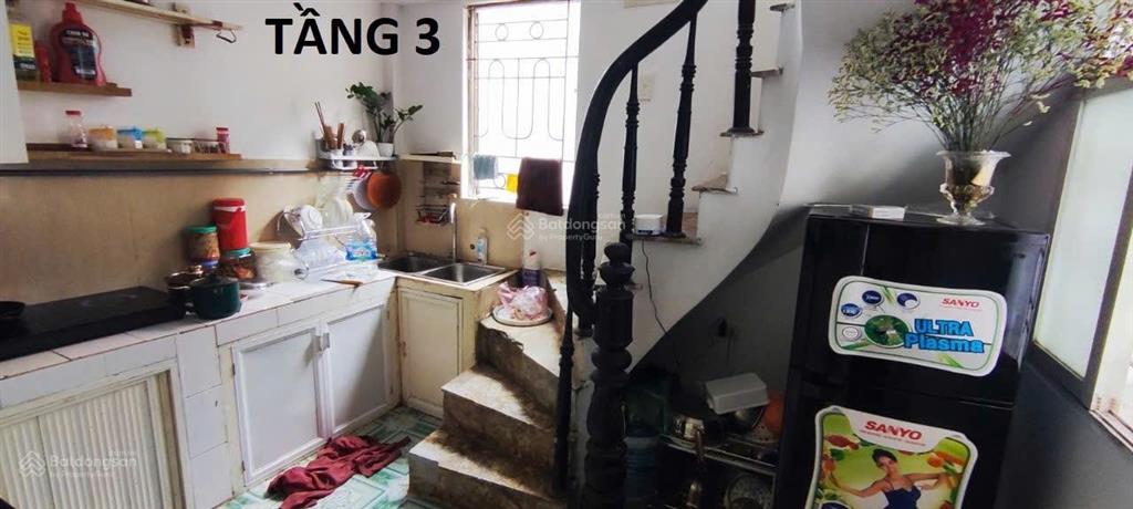 Cho thuê nhà thổ quan phố khâm thiên, 4 tầng gồm 4n3vs  giá thuê 9 triệu/ tháng