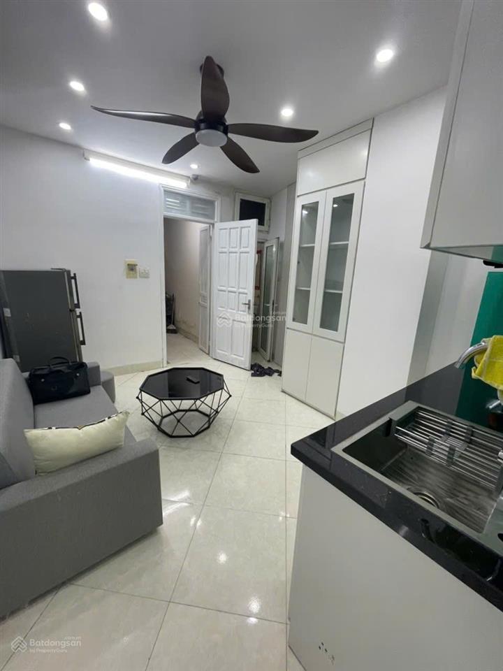 Cho thuê ccmn giáp nhất dt 50m 2ngủ 1 vệ sinh khách bếp, loza giá thuê 7,5 triệu/tháng