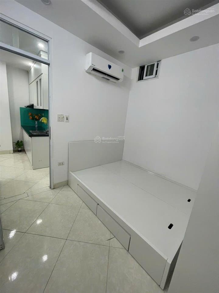 Cho thuê ccmn giáp nhất dt 50m 2ngủ 1 vệ sinh khách bếp, loza giá thuê 7,5 triệu/tháng