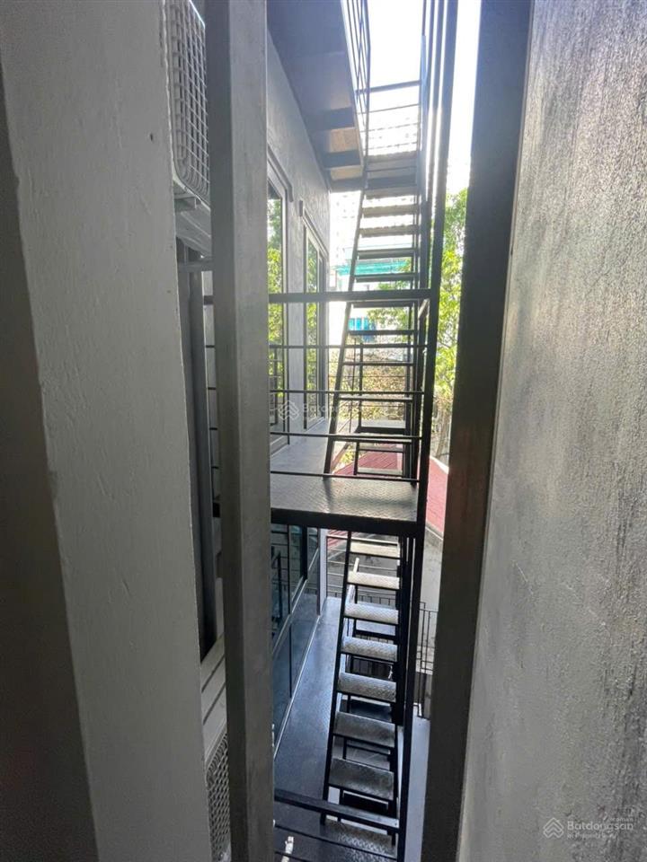 Cho thuê ccmn giáp nhất dt 50m 2ngủ 1 vệ sinh khách bếp, loza giá thuê 7,5 triệu/tháng