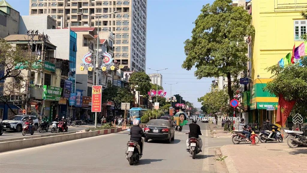 Chính chủ bán nhà vạn phúc hà đông 50m2 5t 4mt chỉ hơn 12 tỷ ô tô vào nhà,  0977 885 ***