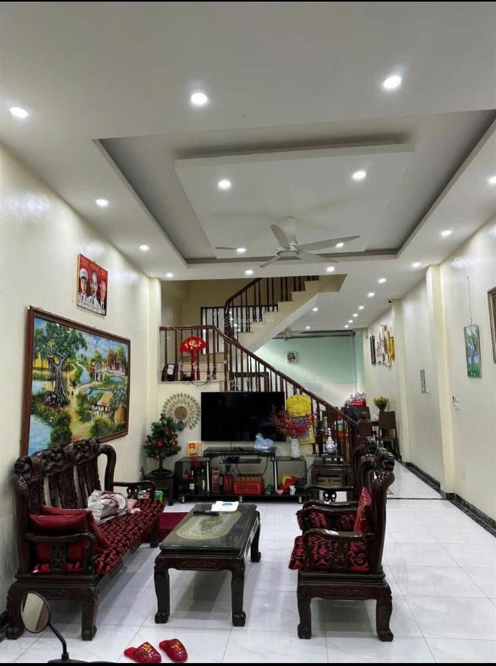Bán nhà ngay chợ dương lâm vòng xuyến nguyễn khuyến văn quán ngõ thông oto đỗ lùi cửa giá hơn 7tỷ