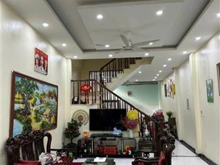Bán nhà ngay chợ dương lâm vòng xuyến nguyễn khuyến văn quán ngõ thông oto đỗ lùi cửa giá hơn 7tỷ