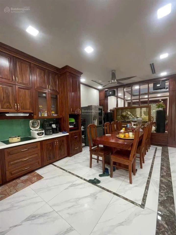 Bán nhà phân lô ngay đấu giá mậu lương tiếp giáp kđt xa la oto qua nhà 60m2 mt 5.6m giá hơn 10tỷ