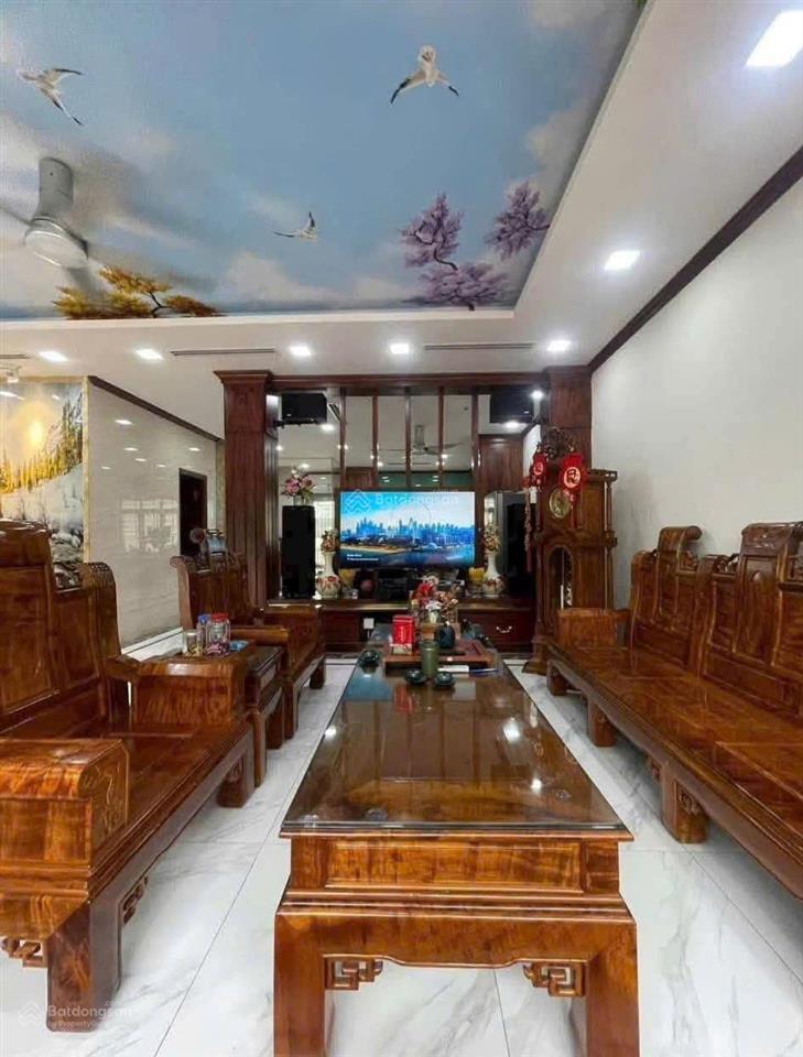 Bán nhà phân lô ngay đấu giá mậu lương tiếp giáp kđt xa la oto qua nhà 60m2 mt 5.6m giá hơn 10tỷ