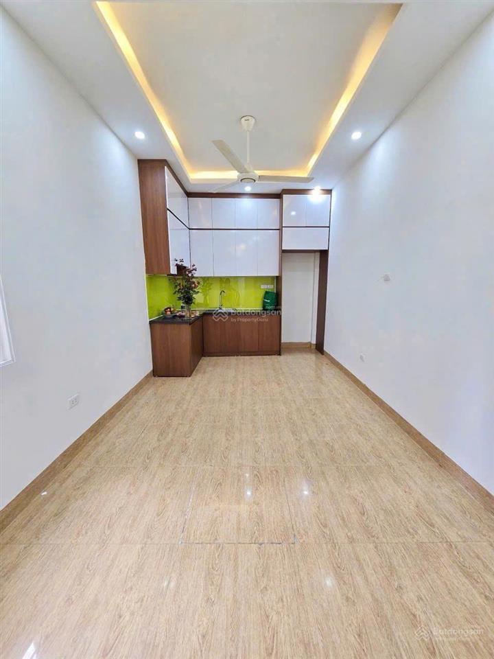 Bán nhà cuối đường bà triệu ngã 5 hà trì tiếp giáp kđt xa la cách 10m ra đường ô tô tránh, 6tỷ