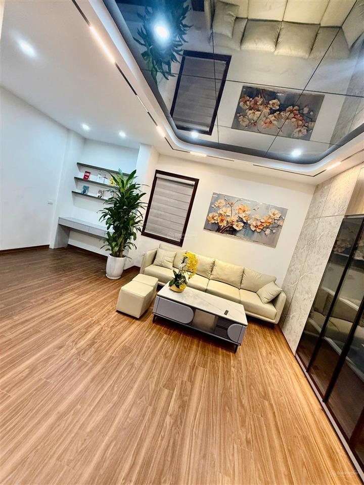 Bán nhà cuối đường bà triệu tiếp giáp ngay cầu đen  văn quán, full nội thất xịn giá hơn 6 tỷ