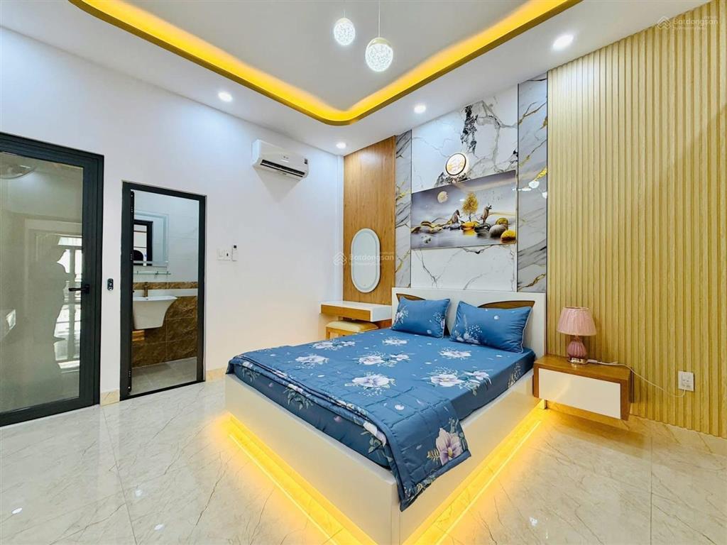 Siêu phẩm ngang 4m hxh trục đường sầm uất nguyễn kiệm, pn (68m2). giá chủ nhượng lại 3tỷ050 còn tl