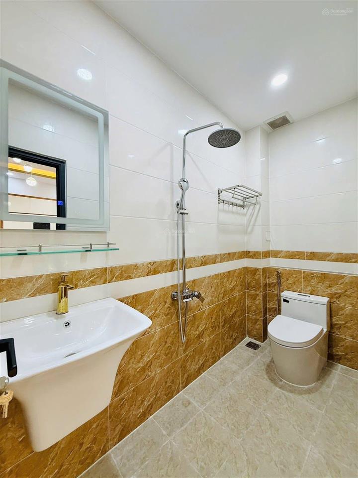 Siêu phẩm ngang 4m hxh trục đường sầm uất nguyễn kiệm, pn (68m2). giá chủ nhượng lại 3tỷ050 còn tl