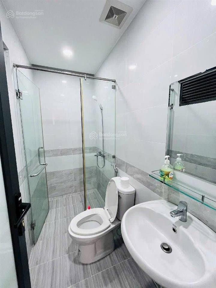 Chính chủ thiện chí bán nhanh nhà hxh hoàng sa, q3 sẵn dòng tiền thuê 22 tr/tháng. giá 3tỷ320 tl