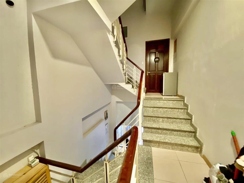 Chính chủ cần nhượng lại toà nhà chdv nguyễn cửu vân, bt cho thuê 85tr/th. giá 4tỷ550 còn ra lộc
