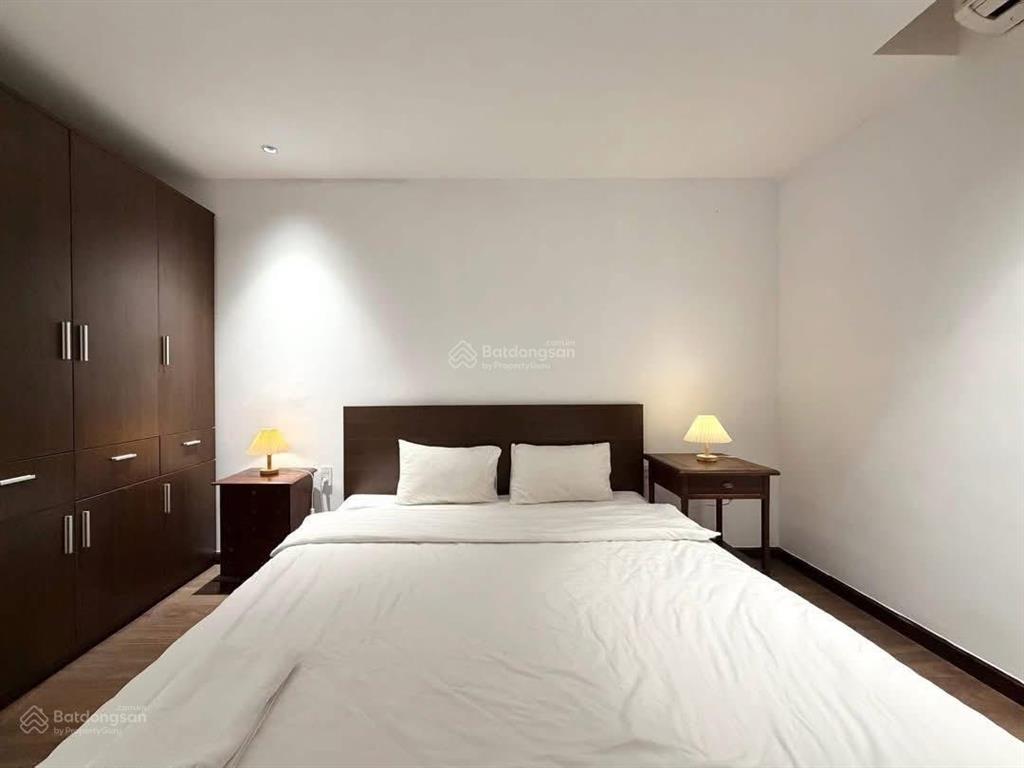 Nhượng lại nhà gần mtđ đỗ quang, thảo điền, q2 (dt 105m2). giá 5tỷ550 còn tl