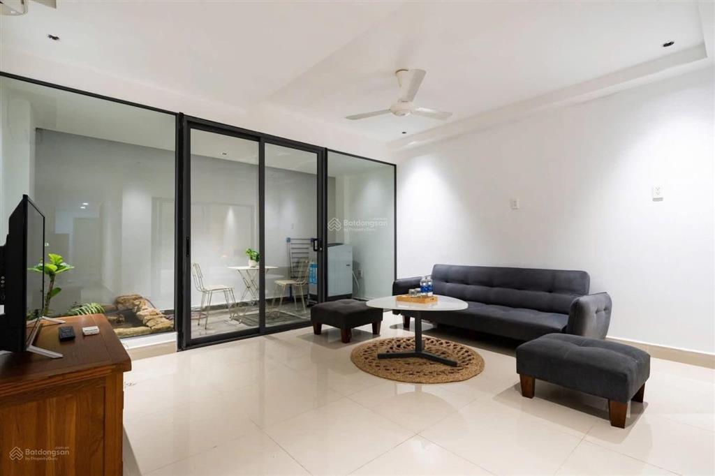 Nhượng lại nhà gần mtđ đỗ quang, thảo điền, q2 (dt 105m2). giá 5tỷ550 còn tl