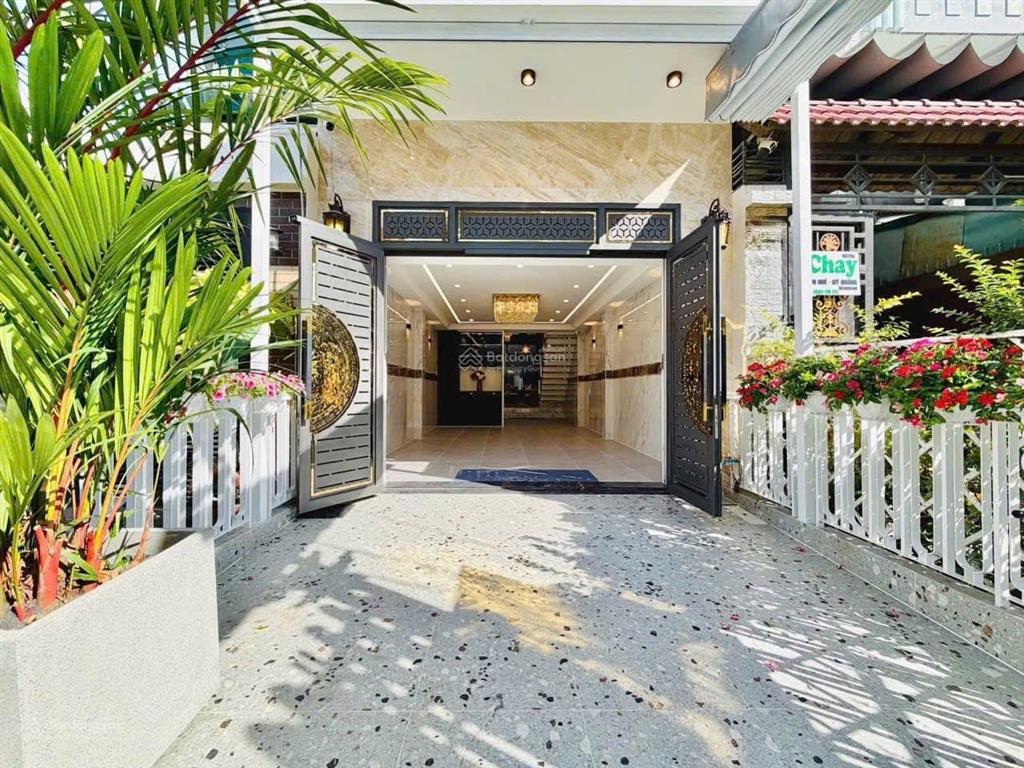 Đầu năm bán gấp nhà mtđ đỗ năng tế, bình tân gần aeon mall. giá 3tỷ080 còn ra lộc