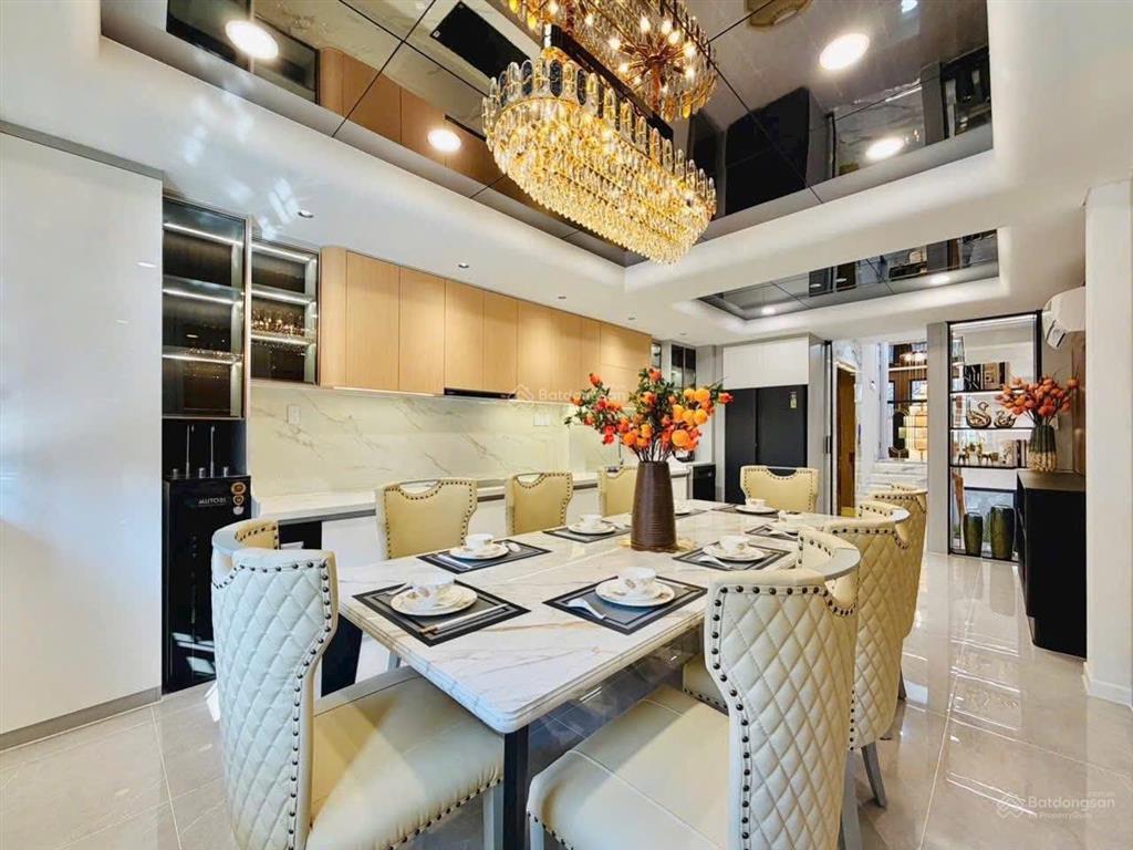 Đầu năm bán gấp nhà mtđ đỗ năng tế, bình tân gần aeon mall. giá 3tỷ080 còn ra lộc