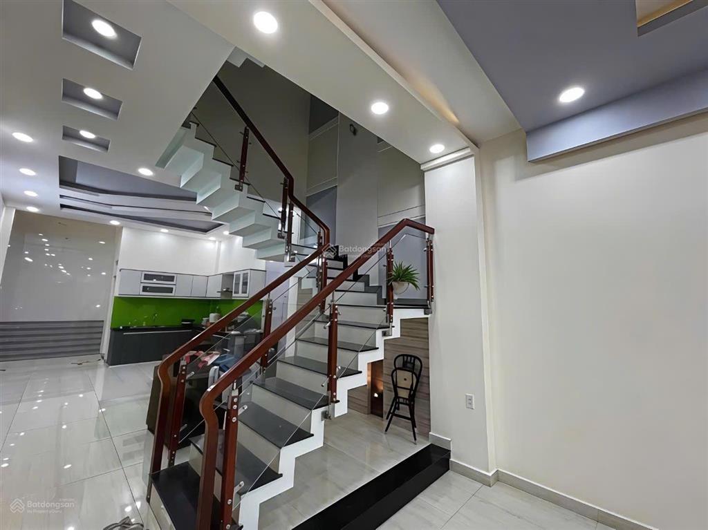 Nhà hẻm xe hơi gần parc mall tạ quang bửu, q8 (dt 68m2) cần tìm chủ mới. giá chốt 3tỷ050