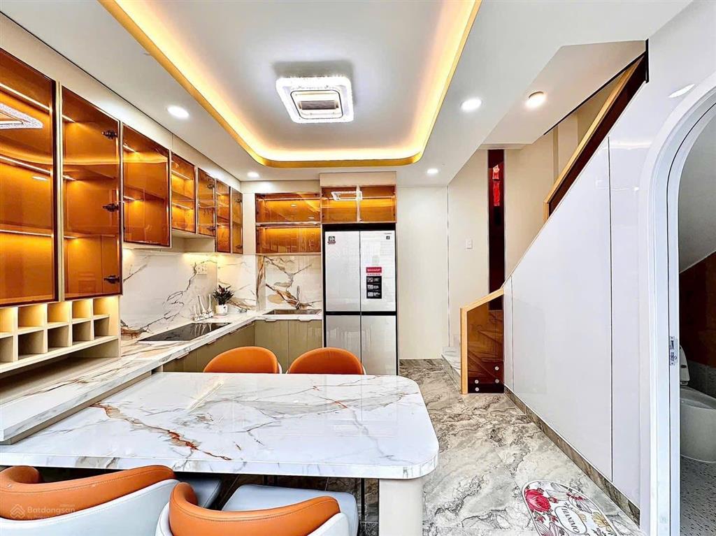 Cần bán nhanh nhà mới xây mtđ nguyễn thanh tuyền, tân bình (dt hơn 68m2). giá mong muốn 3tỷ850