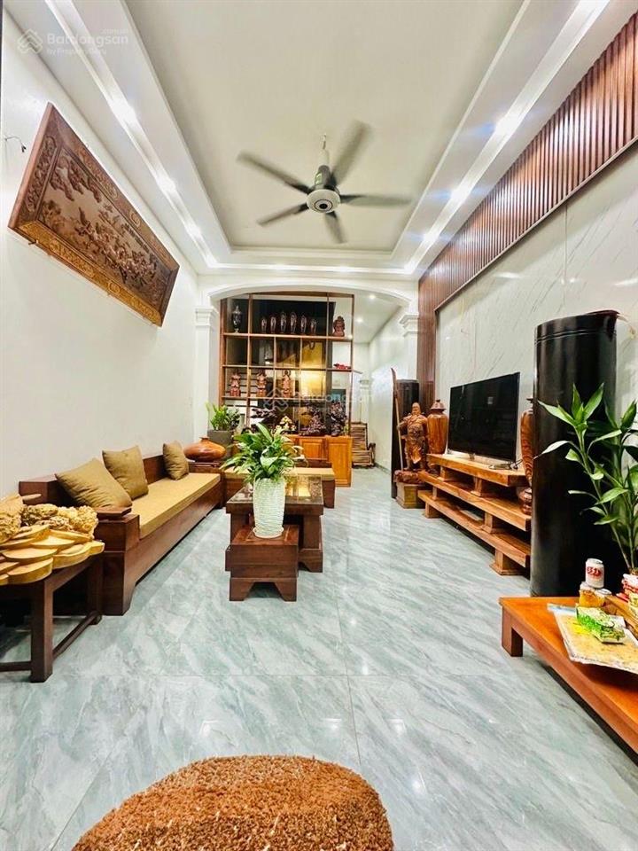 Bán nhà giáp bát  kim đồng  vf3 đỗ cửa  full nội thất  dt 70m x 6 tầng thang máy. giá 18,45 tỷ