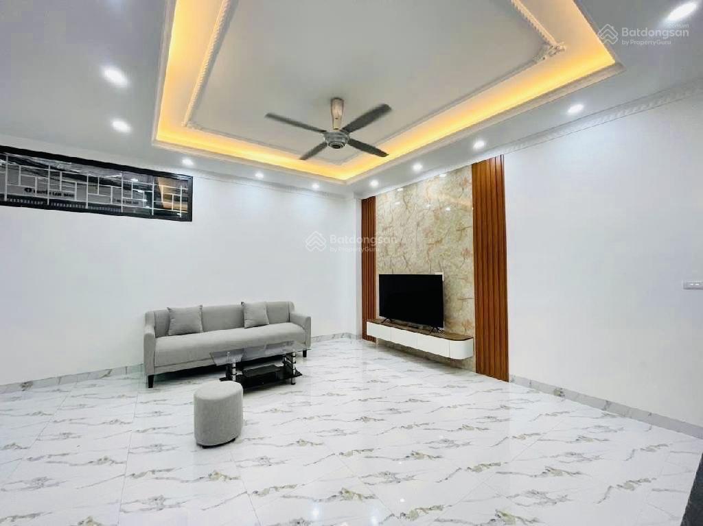 Bán nhà trương định  giải phóng  ngõ thông rộng  ở ngay  diện tích 57m². giá bán 8,15 tỷ