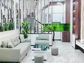 Bán nhà đẹp đón tết tam trinh  lĩnh nam  gần phố  full nội thất  ở ngay. giá bán 8.75 tỷ