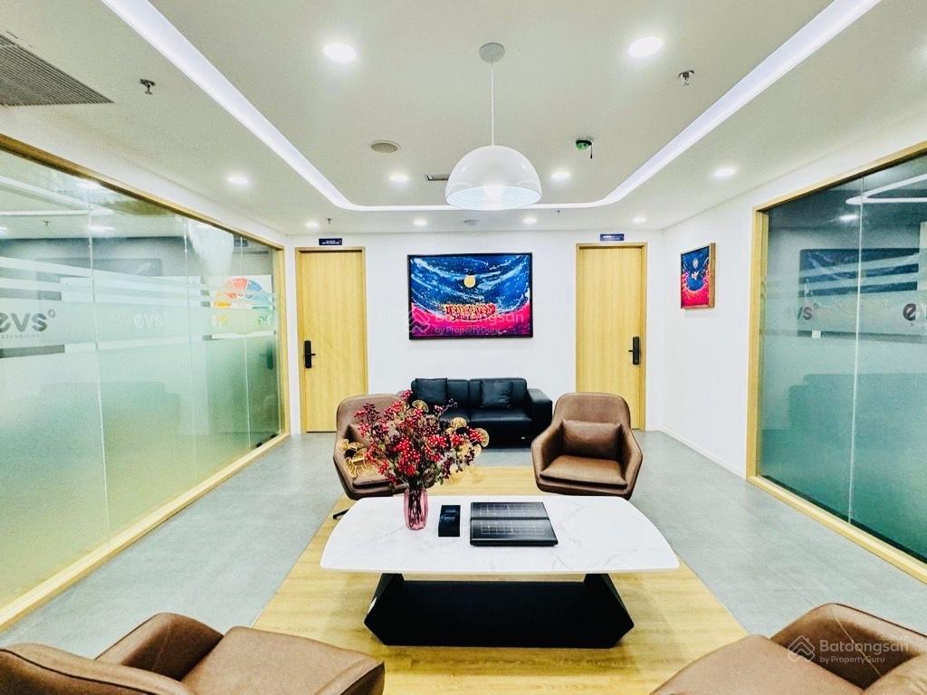 Bán tòa nhà văn phòng  mặt phố lô góc  mặt tiền quyền lực  dt 505m x 13 tầng. giá bán 693,5 tỷ