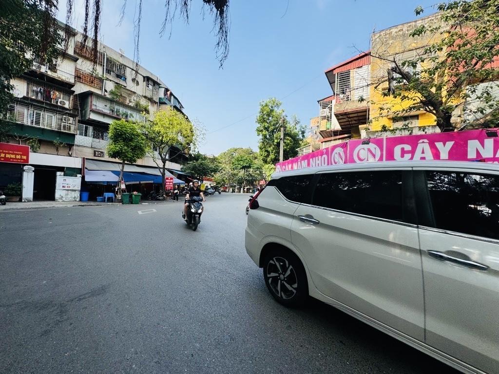 (hiếm) bán nhà tạ quang bửu  bách khoa  ôtô tránh  vỉa hè  kinh doanh  130m. giá bán 30.35 tỷ