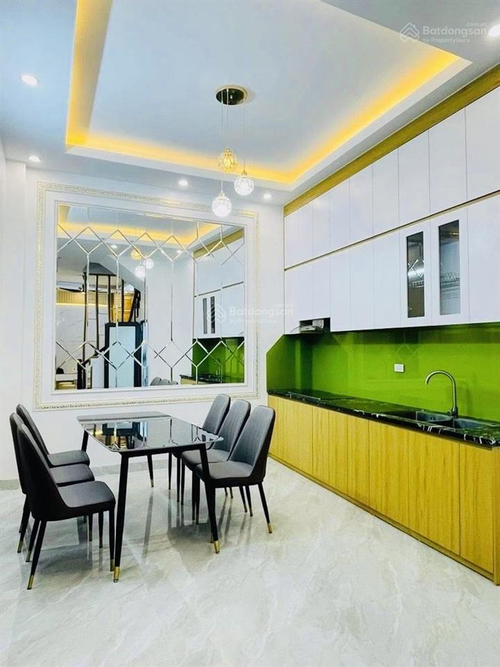 Bán nhà giải phóng  1 nhà ra ôtô  full nội thất  ở luôn  dt 39m2 x 5 tầng. giá bán 6.78 tỷ