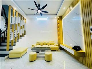 Bán nhà giải phóng  1 nhà ra ôtô  full nội thất  ở luôn  dt 39m2 x 5 tầng. giá bán 6.78 tỷ