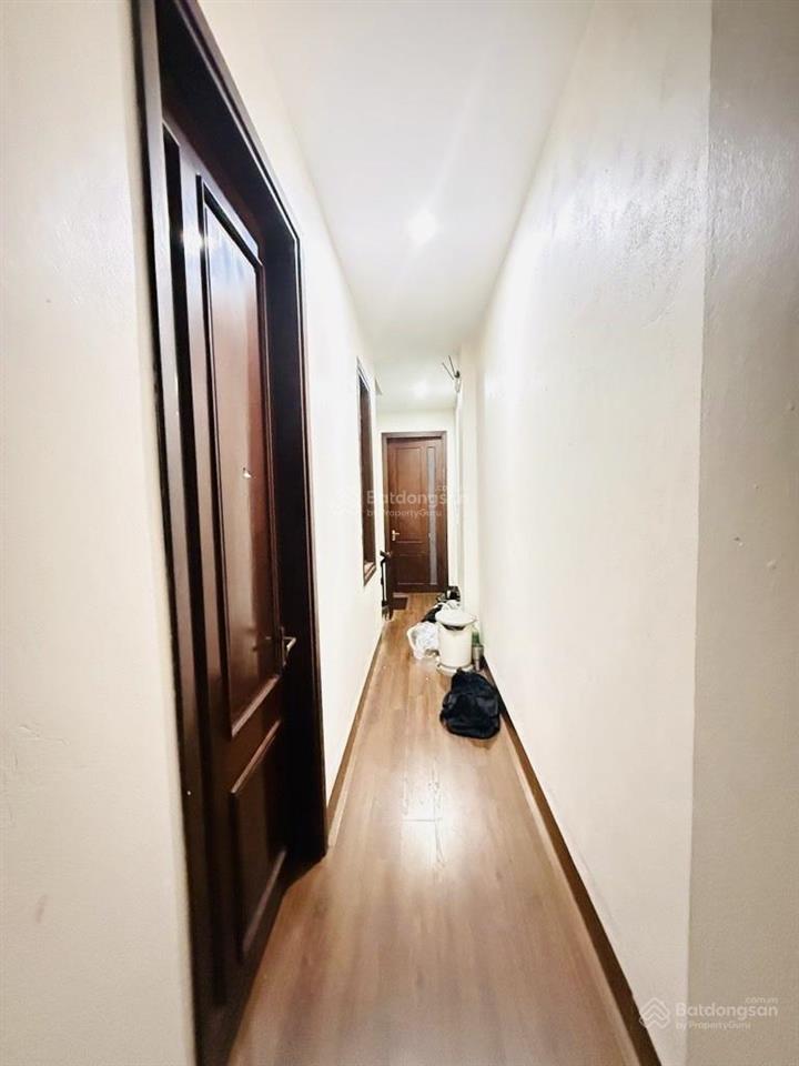 Bán nhà giáp bát  kim đồng  ô tô đỗ cửa  2 thoáng  dt 61m2. giá bán 15,45 tỷ