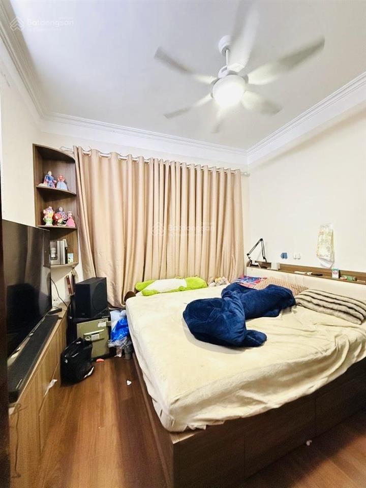 Bán nhà giáp bát  kim đồng  ô tô đỗ cửa  2 thoáng  dt 61m2. giá bán 15,45 tỷ