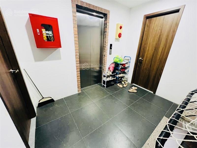 Bán tòa chdv giáp bát  kim đồng dt 105m  đầu tư sinh lời  doanh thu khủng. giá bán 27,5 tỷ