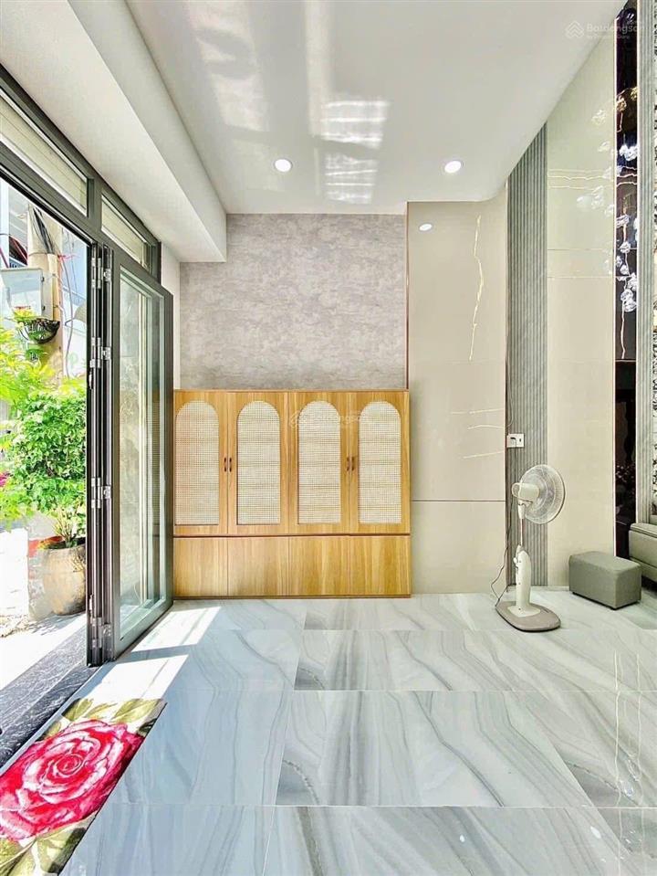 Chính chủ bán nhà ngay lý văn phức  q.1, 66m2, đang cho thuê 30tr, cách chợ tân định 400m