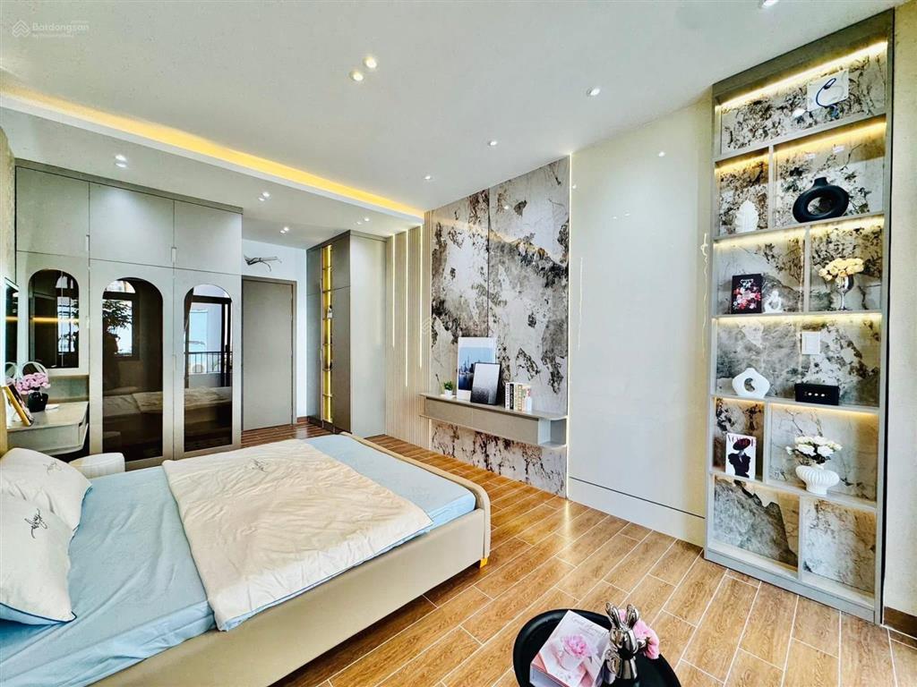 Nhà giá ngộp 3tỷ150/74m2 đường 7m ngay phạm văn haitân bình. đang cho thuê 27 triệu, cách chợ 200m