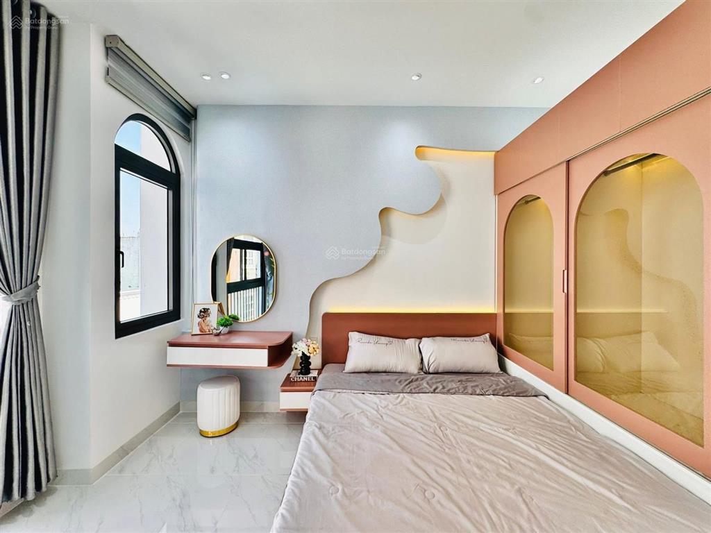 Nhà giá ngộp 3tỷ150/74m2 đường 7m ngay phạm văn haitân bình. đang cho thuê 27 triệu, cách chợ 200m