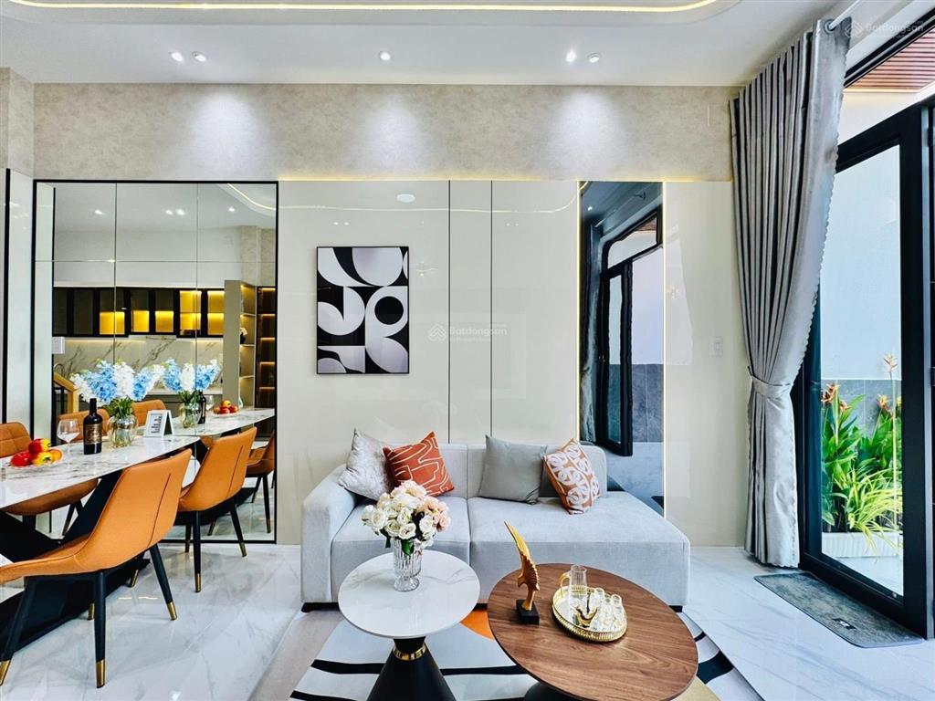 Nhà giá ngộp 3tỷ150/74m2 đường 7m ngay phạm văn haitân bình. đang cho thuê 27 triệu, cách chợ 200m