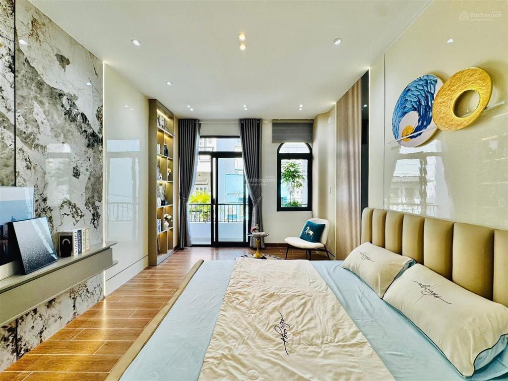 Nhà giá ngộp 3tỷ150/74m2 đường 7m ngay phạm văn haitân bình. đang cho thuê 27 triệu, cách chợ 200m