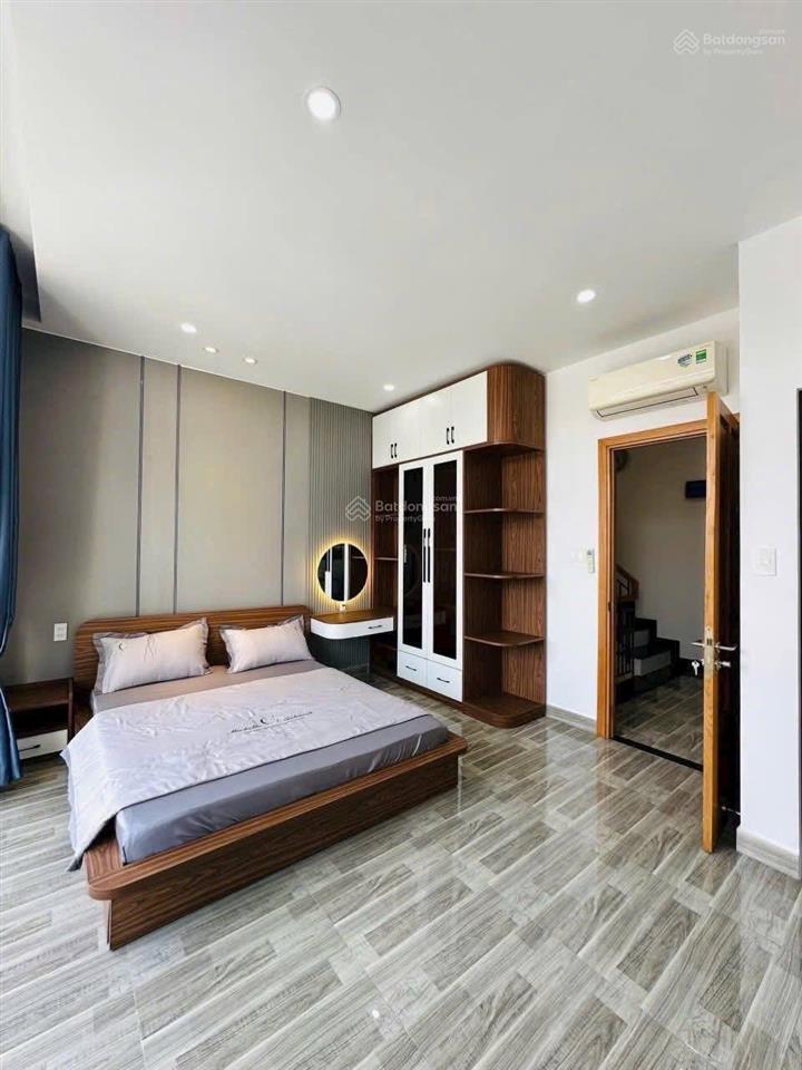 Siêu phẩm 4 lầu nguyễn tiểu la  q.10, 3tỷ550/75m2 gần chợ nguyễn tri phương đang cho thuê 22tr/th.