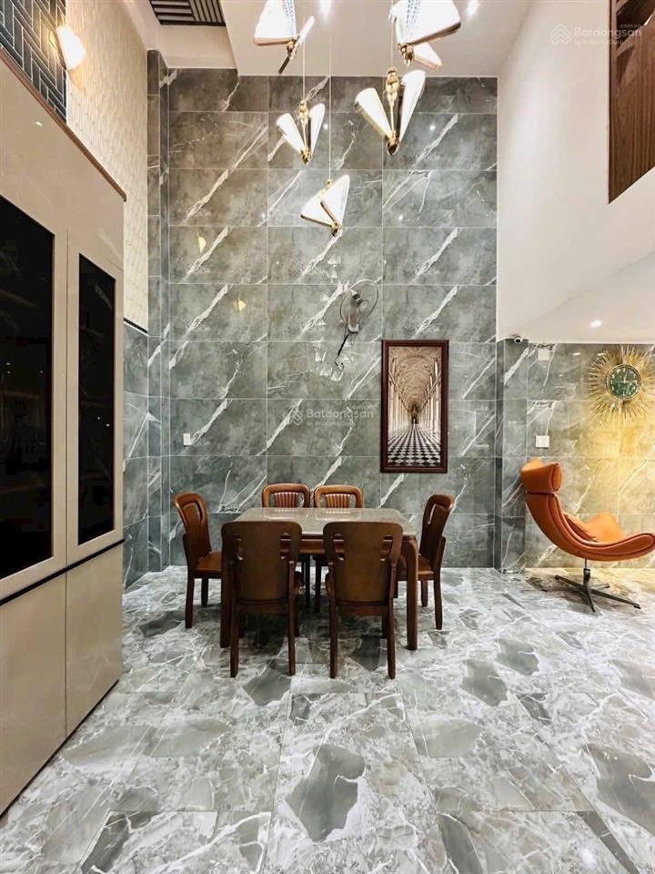 Siêu phẩm 4 lầu nguyễn tiểu la  q.10, 3tỷ550/75m2 gần chợ nguyễn tri phương đang cho thuê 22tr/th.