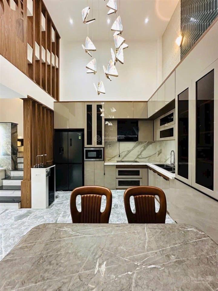 Siêu phẩm 4 lầu nguyễn tiểu la  q.10, 3tỷ550/75m2 gần chợ nguyễn tri phương đang cho thuê 22tr/th.