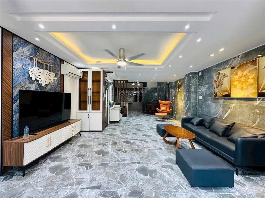 Siêu phẩm 4 lầu nguyễn tiểu la  q.10, 3tỷ550/75m2 gần chợ nguyễn tri phương đang cho thuê 22tr/th.