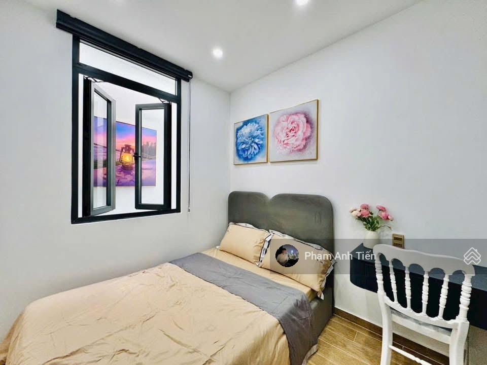 Hàng thơm mới xây dựng, đường nguyễn văn thươngq.bình thạnh. giá 4tỷ050/87,5m2, gần chợ văn thánh.