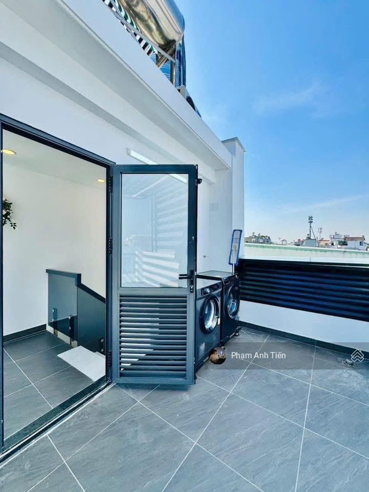 Hàng thơm mới xây dựng, đường nguyễn văn thươngq.bình thạnh. giá 4tỷ050/87,5m2, gần chợ văn thánh.