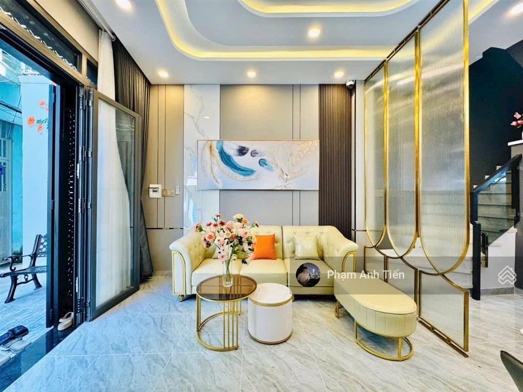 Hàng thơm mới xây dựng, đường nguyễn văn thươngq.bình thạnh. giá 4tỷ050/87,5m2, gần chợ văn thánh.