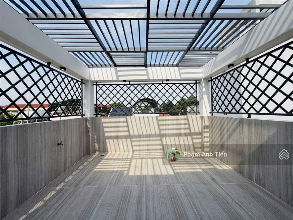 Nhà có sân oto, 4tỷ590/72m2, đường nguyễn thiện thuật  q3, thu nhập 23 tr/th, ngay chợ bàn cờ