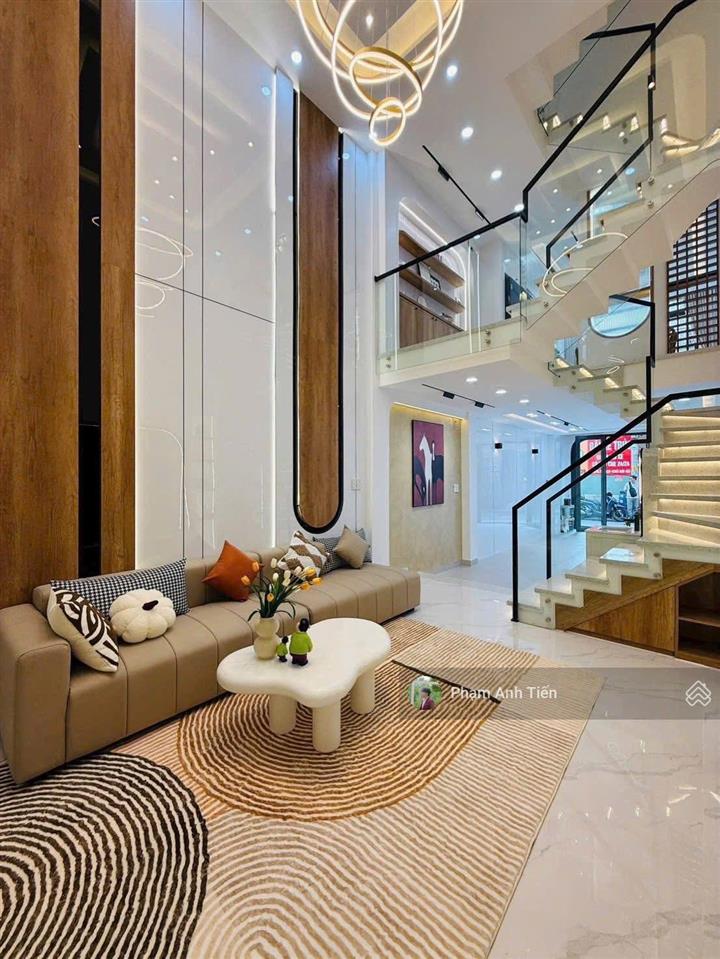 Nhà có sân oto, 4tỷ590/72m2, đường nguyễn thiện thuật  q3, thu nhập 23 tr/th, ngay chợ bàn cờ