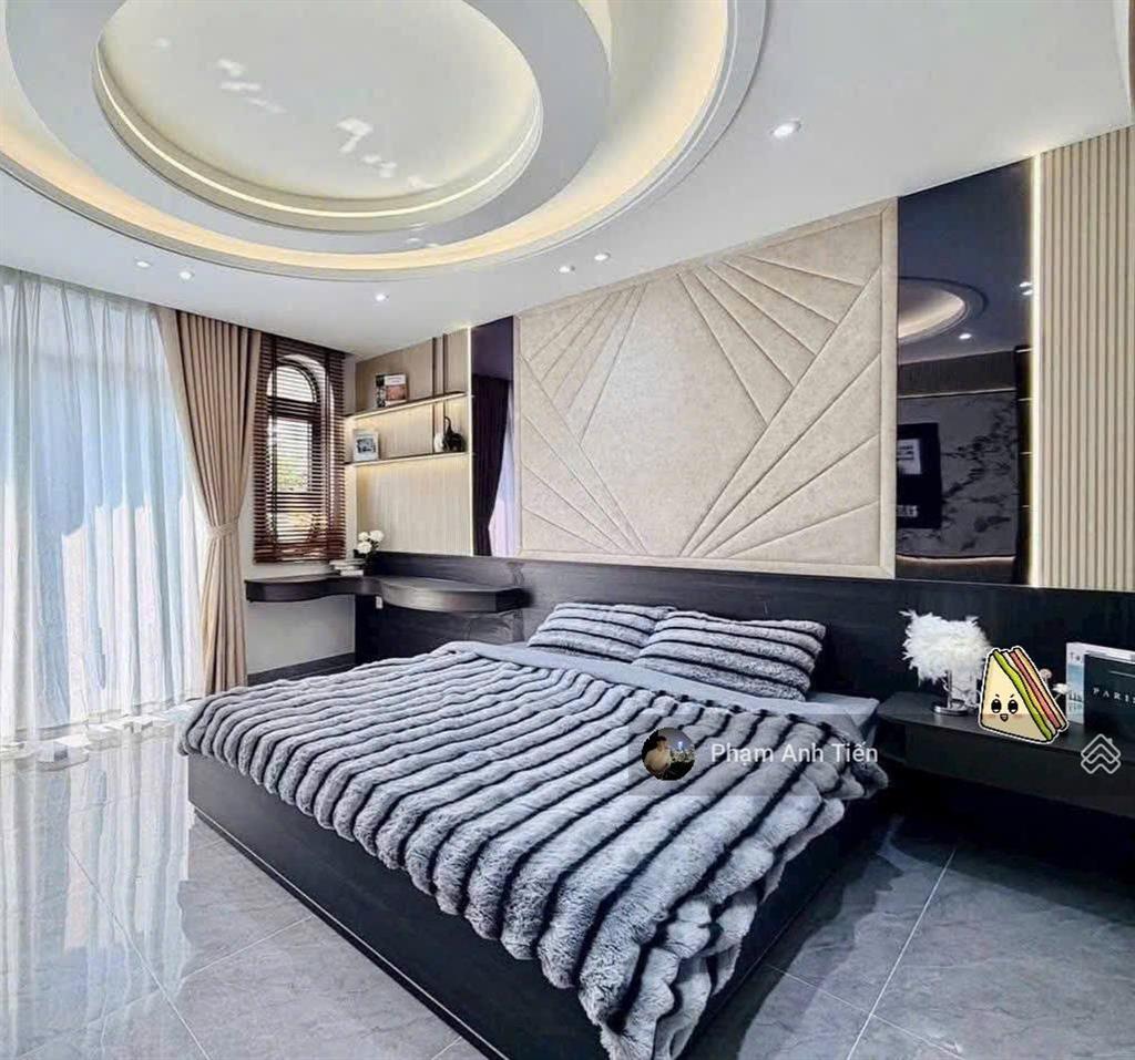 Siêu phẩm trung tâm quận 1 đường nguyễn văn thủ. 4 tỏi 890/64m2. đang cho thuê 21tr, gần chợ dakao.