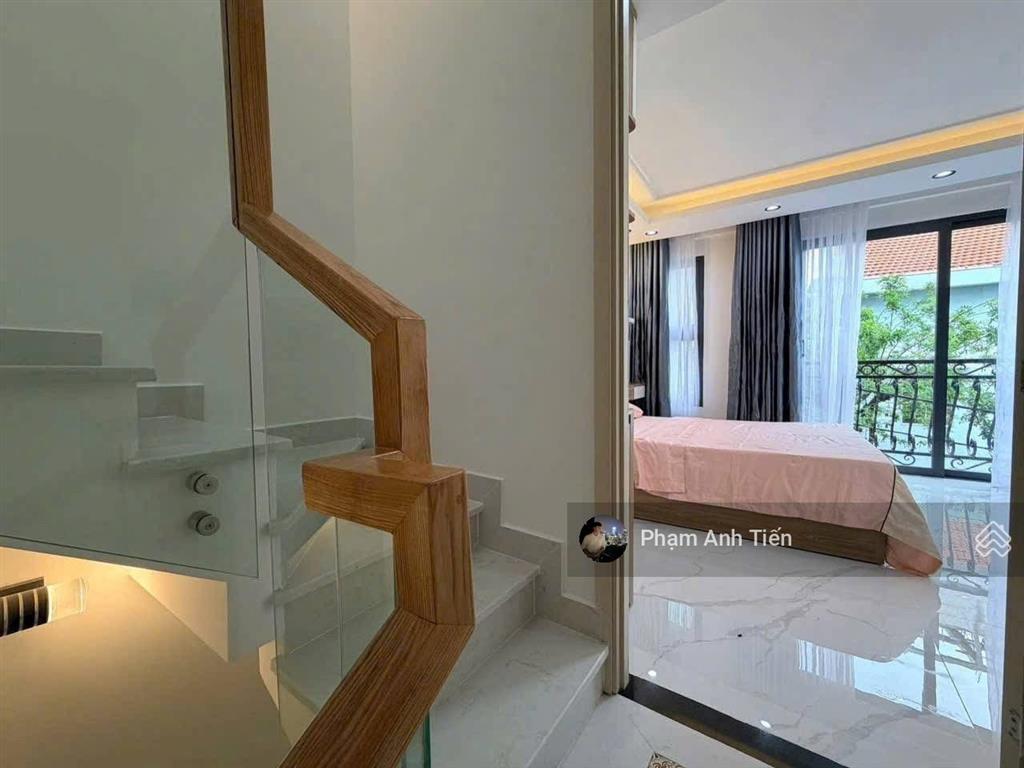 Bán gấp nhà phố, giá 4tỷ590/71,5m2. ngay điện biên phủ q. 1, đang cho thuê 28tr. gần bệnh viện mắt